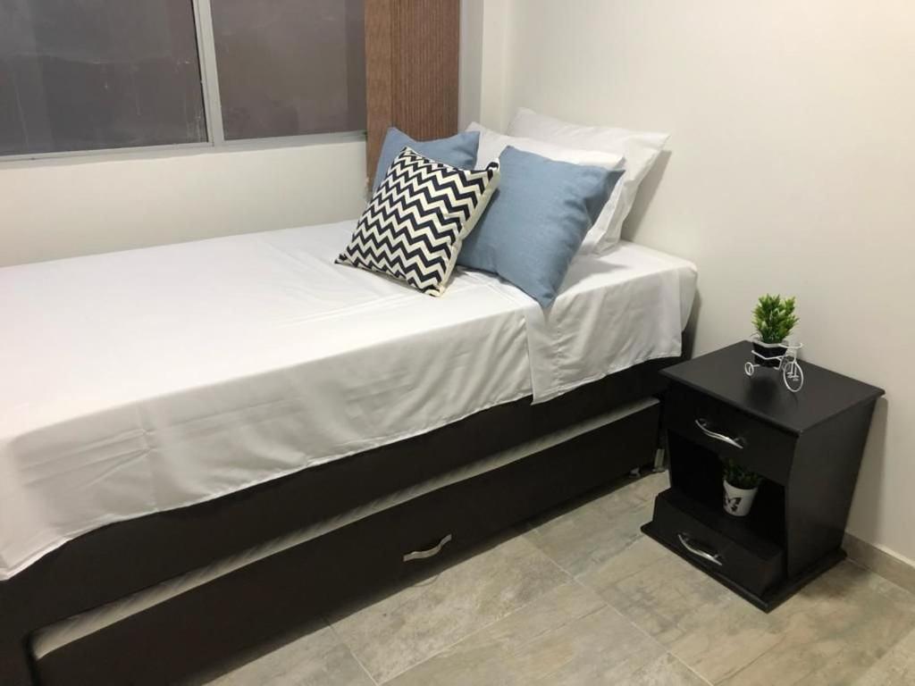 Apartamentos View, Calle Del Malecon Frente Al Lago Guatapé Exteriör bild